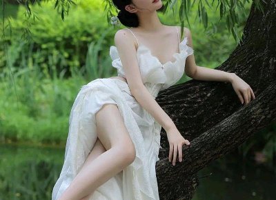 ​相识相恋一月之久，她突然告诉我自己结婚了