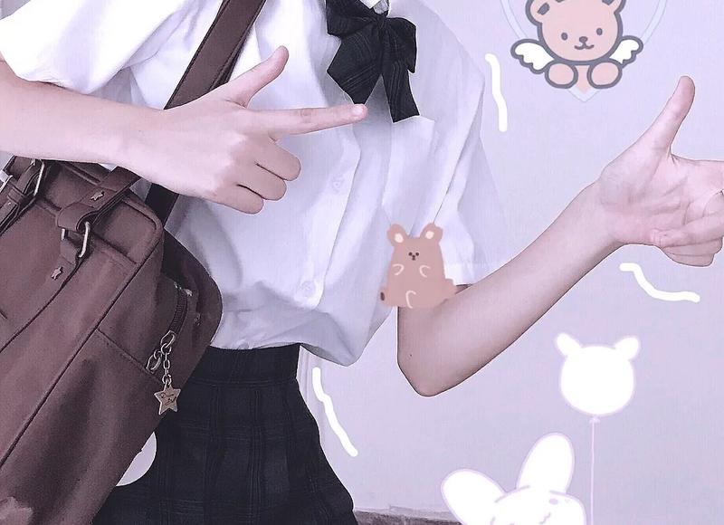 如何和女孩子聊天找话题现实中，如何和喜欢的女孩子找话题