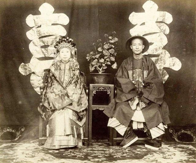 她是曾国藩最小的女儿，活到90岁福寿双全，有8子4女自号崇德老人