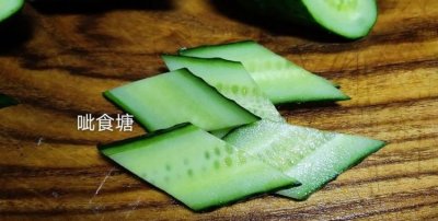 ​黄瓜怎么切心形,黄瓜怎样摆盘又简单又好看