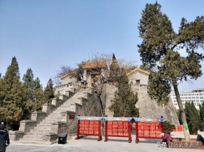 ​老君台为什么炮弹打到不爆炸,13颗炮弹为何没能炸老君台