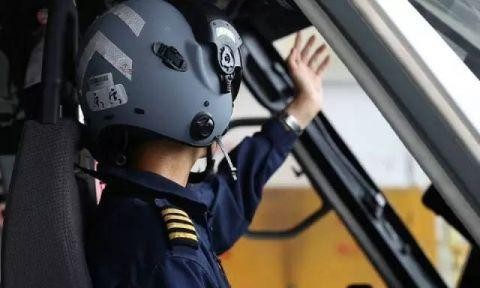 她是中国最帅女机长，10年救下178人，也是全中国唯一两个女飞行员之一