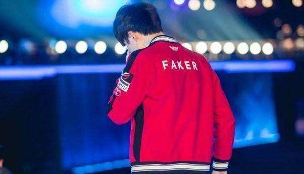 这是在老玩家里流传最广的谣言，微笑作为WE的元老级ADC