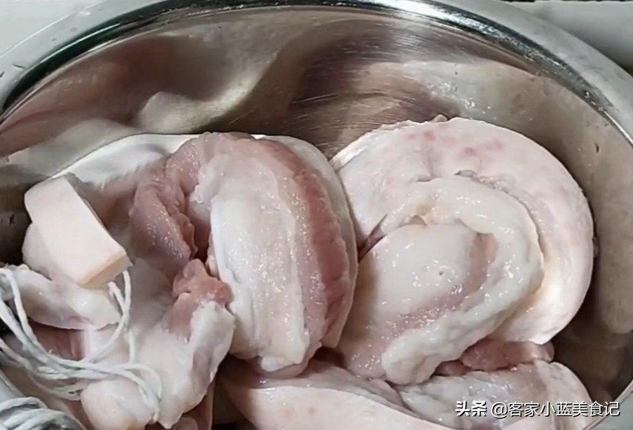 真空包装的腊肉能保存多久（存放一年也不坏的方法）