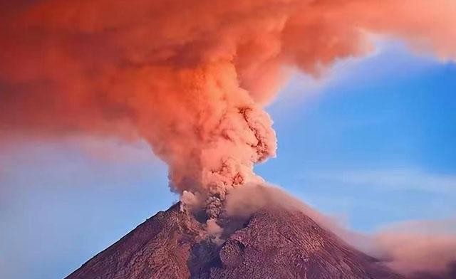 十大世界上最大的火山是哪一座（世界十大最大火山排名）  1