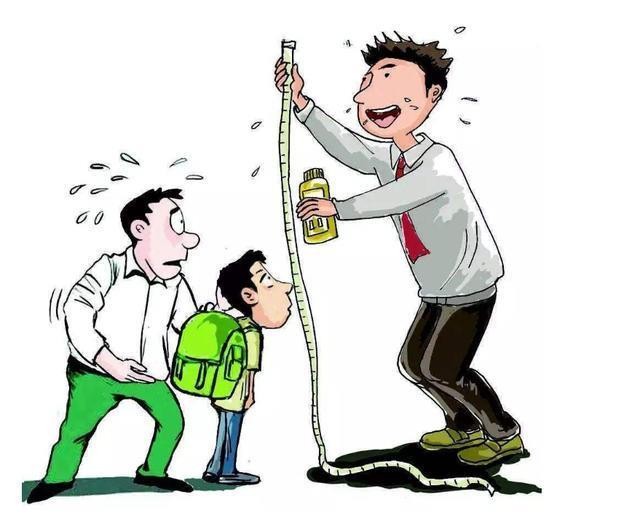 晚发育的男孩有着4大特征，如果你家孩子长不高，看看有没有中
