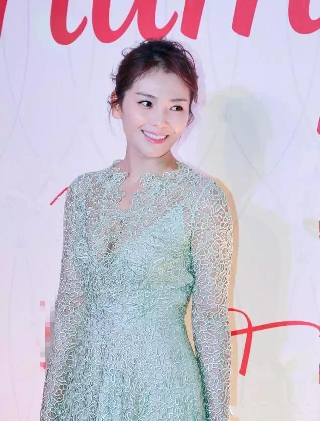 女星那些亮点很辣眼的透视装大比拼，最后一位美翻了！