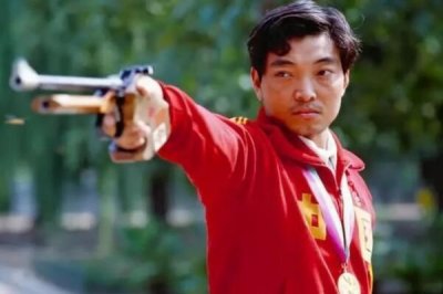 ​中国奥运金牌第一人：许海峰(前中国射击运动员)