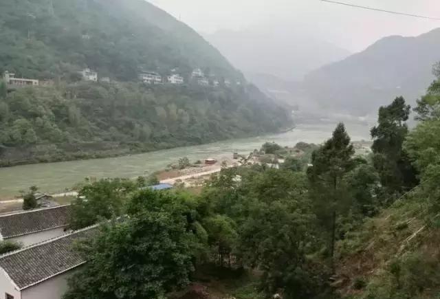 我热爱碧口，并深深地眷恋它！