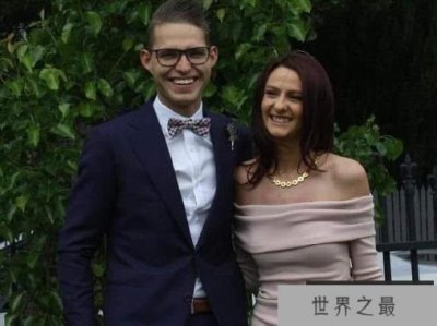 ​世界上最倒霉的情侣：澳洲情侣约会遭雷劈 女死男重伤