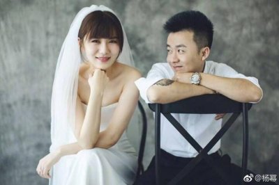 ​她是杨幂出道以来最重要的人，昨天大幂去参加了她的婚礼