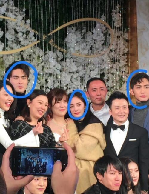 她是杨幂出道以来最重要的人，昨天大幂去参加了她的婚礼