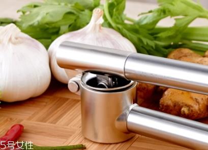 大蒜冰糖水是蒸还是煮？来看看具体做法