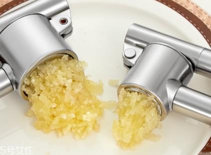 大蒜冰糖水是蒸还是煮？来看看具体做法