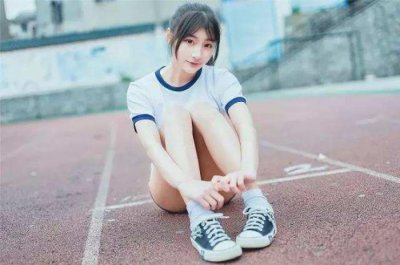 ​被一个极端的女人纠缠，男友被极端女纠缠抢走
