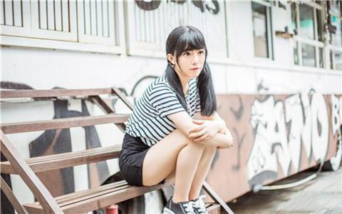 追女孩子怎么避免尬聊？用这4招轻松吸引她