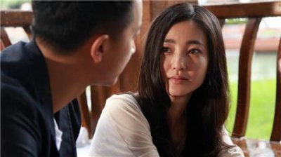​向女生表白失败后女生主动找你说话代表什么