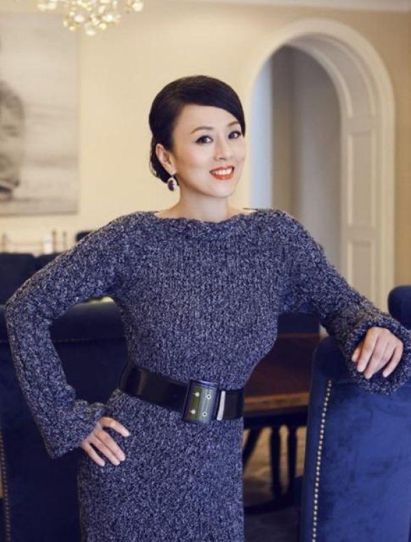 被外界评为“最美容颜CEO”，个个身家超十亿