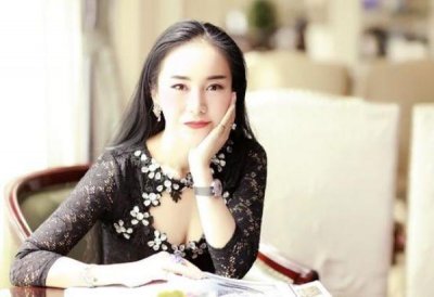 ​被外界评为“最美容颜CEO”，个个身家超十亿