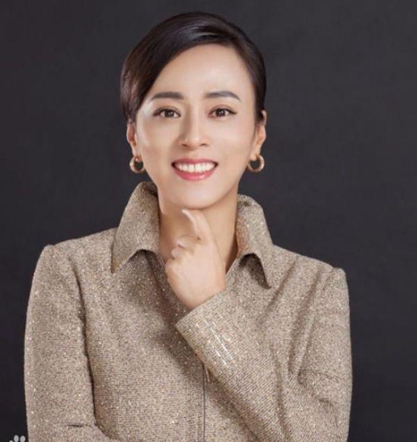 被外界评为“最美容颜CEO”，个个身家超十亿