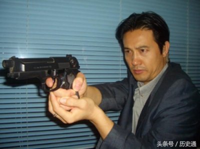 ​他，中南海高级保镖，遭到无端挑衅，仅凭一招放倒乔丹的日本保镖