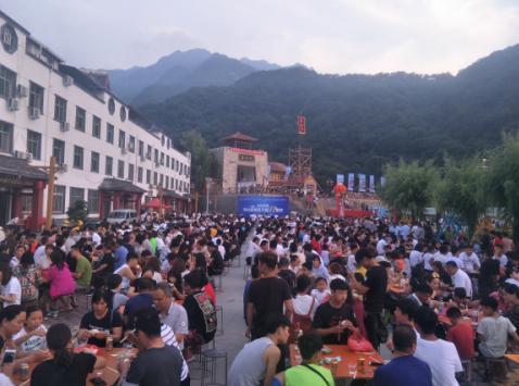洛阳某景区豪放包下河南所有高速 邀您体验中原最牛玻璃吊桥