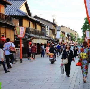 ​花见小路：日本最古老的花街，这里保留了江户时期的民宅建筑