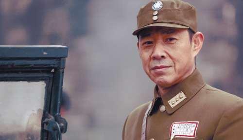 他是国军悍将, 林彪被他打哭, 日本人被他打残, 最终被粟裕打废
