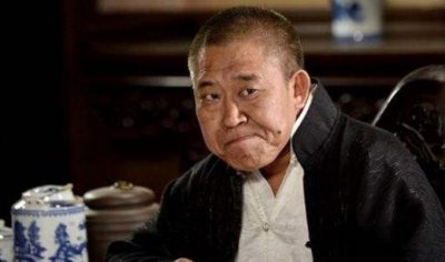 ​他是国家一级演员，还是大家的童年记忆，却娶了还珠格格最美的人