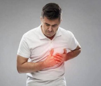 ​经常脚肿腿肿是怎回事女性 经常腿脚肿是什么原因引起的