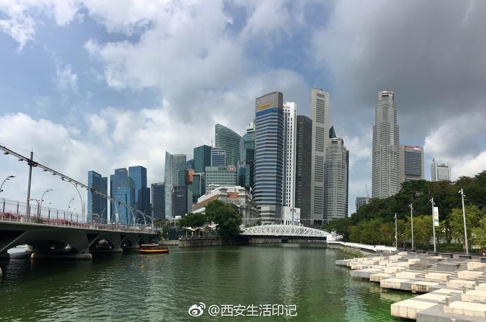 新加坡，别称为狮城，是东南亚的一个岛国