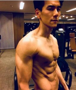 ​健身练胸一边大一边小,怎么纠正(胸肌不对称怎么矫正)