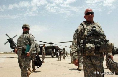 ​美国大兵人手一件防弹衣，为啥解放军不用？看看美军都在干啥
