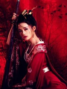 ​美人卷珠帘(美人卷珠帘,深坐颦蛾眉是什么意思)