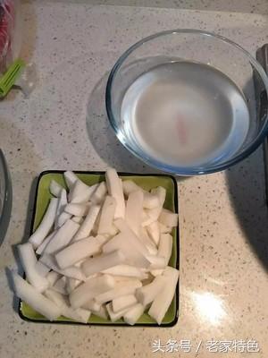 椰子煲鸡汤详细做法（椰子鸡煲口味咸鲜）(6)
