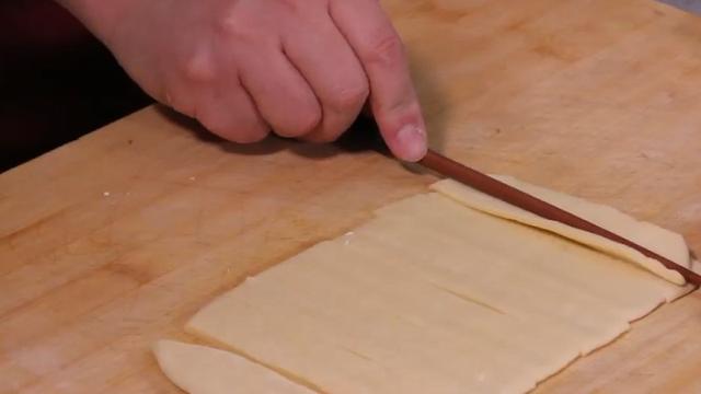 如何炸油条又脆又蓬松家庭版（在家炸油条原来这么简单）(14)