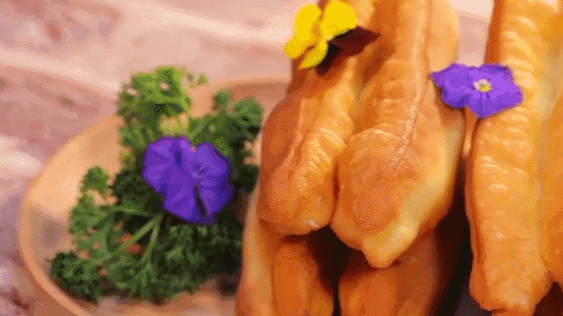 如何炸油条又脆又蓬松家庭版（在家炸油条原来这么简单）(3)