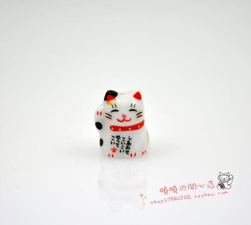 招财猫是左右摇晃手还是前后摇晃手