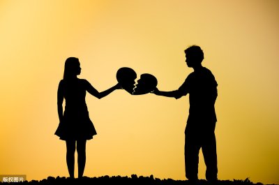 爱情伤感日志大全(情感带伤感日志:520了别让爱你的人,攒够失望离开)