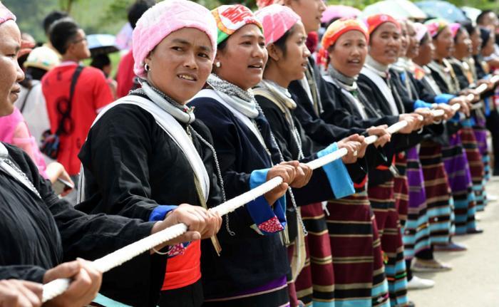 我国一少数民族以黑为美，一生要结三次婚，少结一次都不算真夫妻