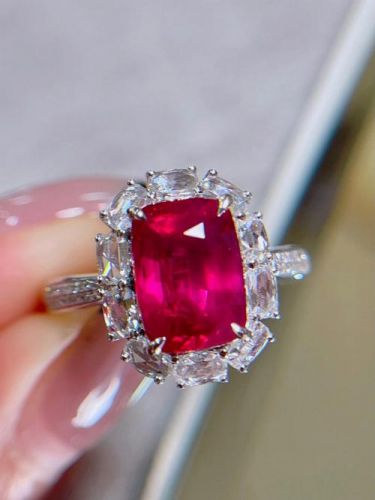 鸽血红宝石多少钱一克,鸽血红宝石产地-第1张图片-