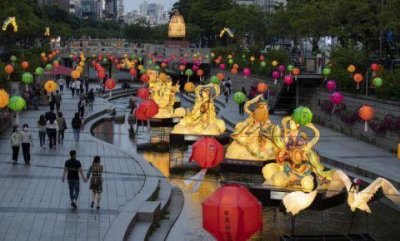 韩国首尔举办燃灯会传统灯展