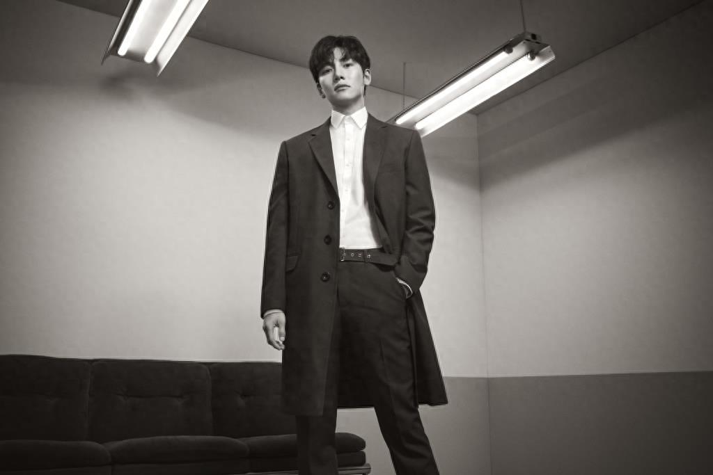 韩国艺人池昌旭帅气图片