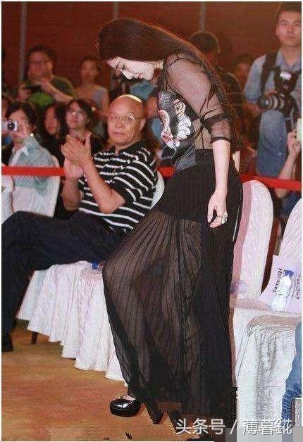 范冰冰身穿黑色透视薄纱裙亮相某活动,在座宾客不淡定了!