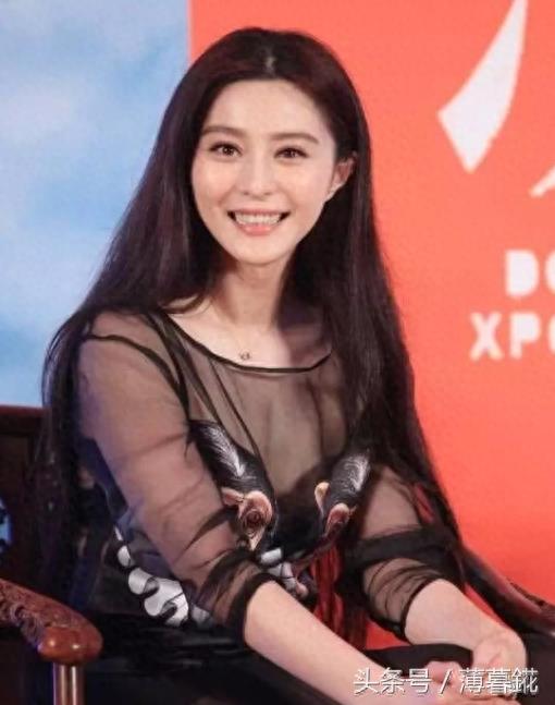 范冰冰身穿黑色透视薄纱裙亮相某活动,在座宾客不淡定了!