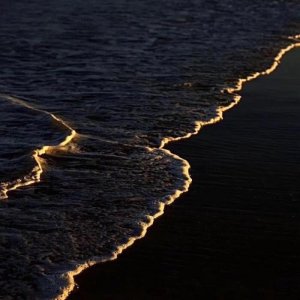 ​怎样挽回一个坚决要离开的人（分手后该怎样挽回）