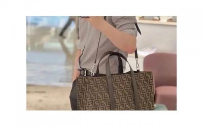 ​孩子还在哺乳期可不可以离婚