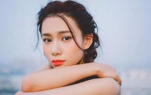 下眼袋松弛怎么办简单去眼袋方法（女人长眼袋太显老）(11)