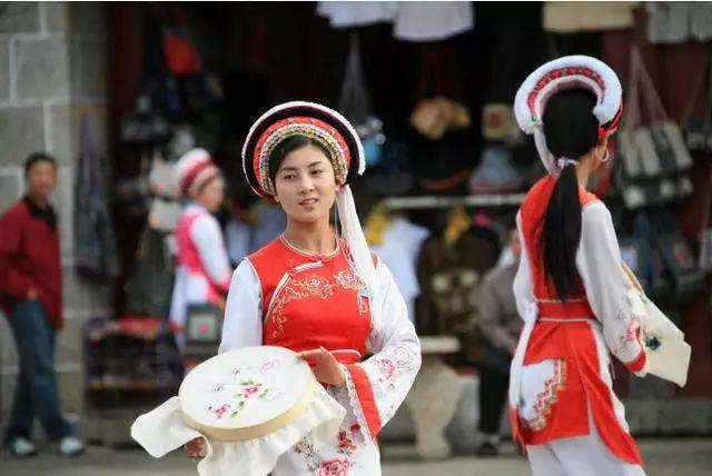 云南多少个民族(云南以什么族为主)