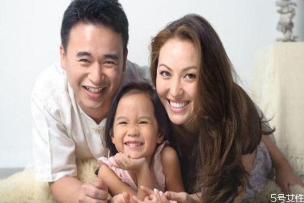 疼老婆的男人有哪些表现 男人疼老婆的表现是什么样